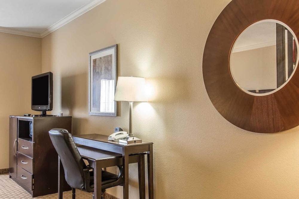 Comfort Suites Lawton Near Fort Sill Exteriör bild