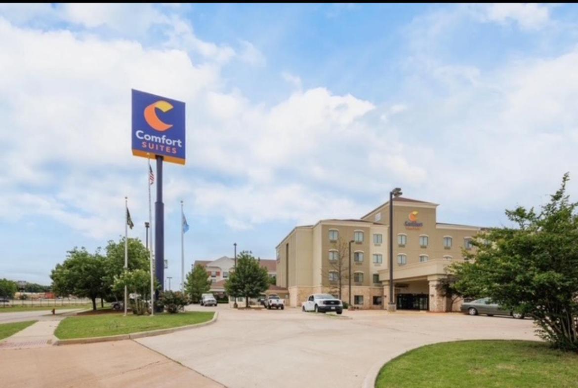 Comfort Suites Lawton Near Fort Sill Exteriör bild